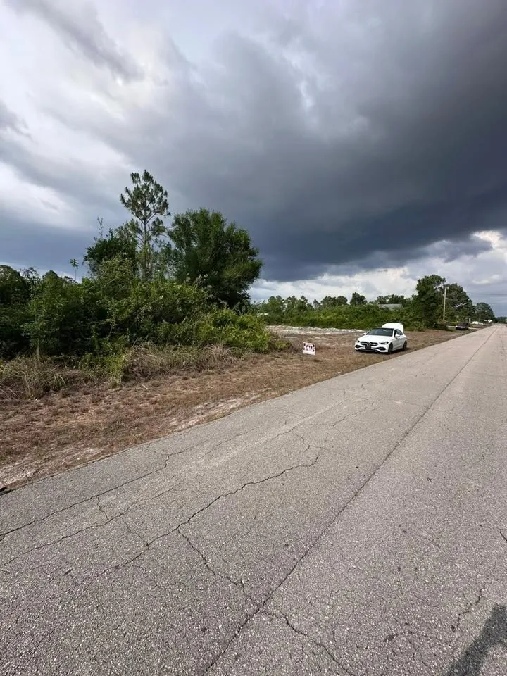 Foto do lote vista da rua — Lot 1